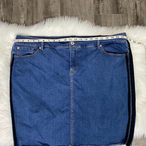 Torrid Plus 24 Denim Jean Skirt Black Side Stripes - Picture 6 of 7